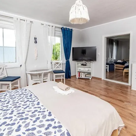 Dom Pod Debem Vakantiehuis *