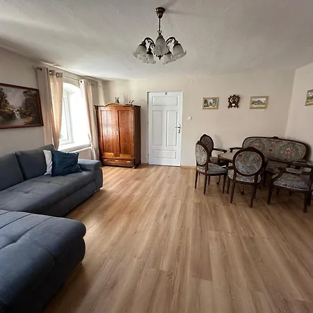 Dom Pod Debem Nyaraló Konradów