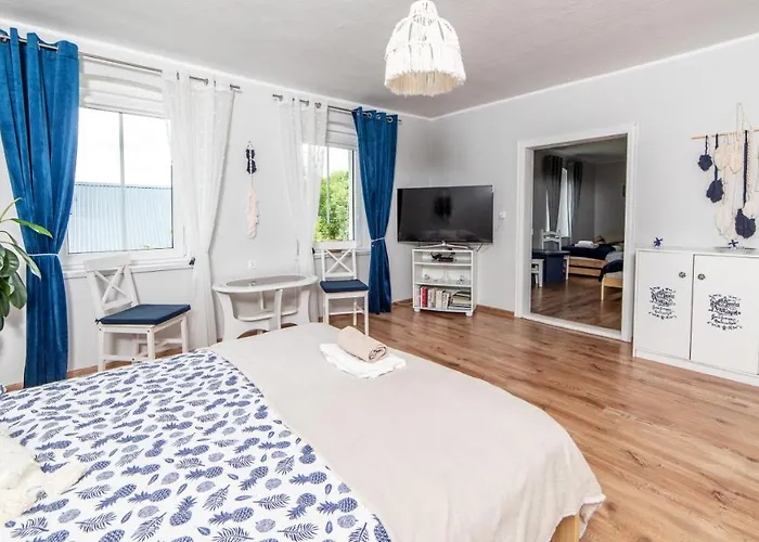 Dom Pod Debem Σπίτι διακοπών *