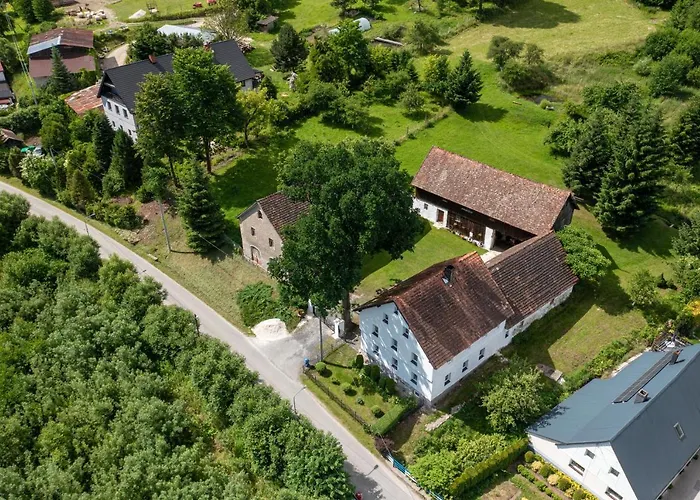 Dom Pod Debem بيت للعطل