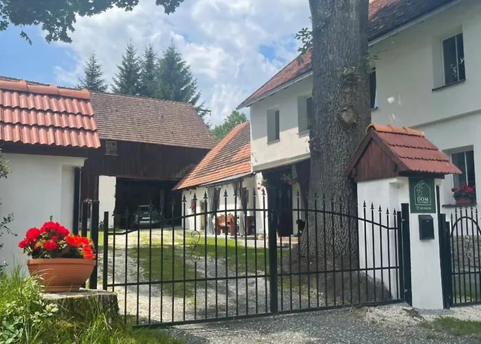 بيت للعطل Dom Pod Debem *